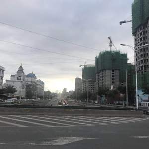 双乳吊起被各种性器调教
